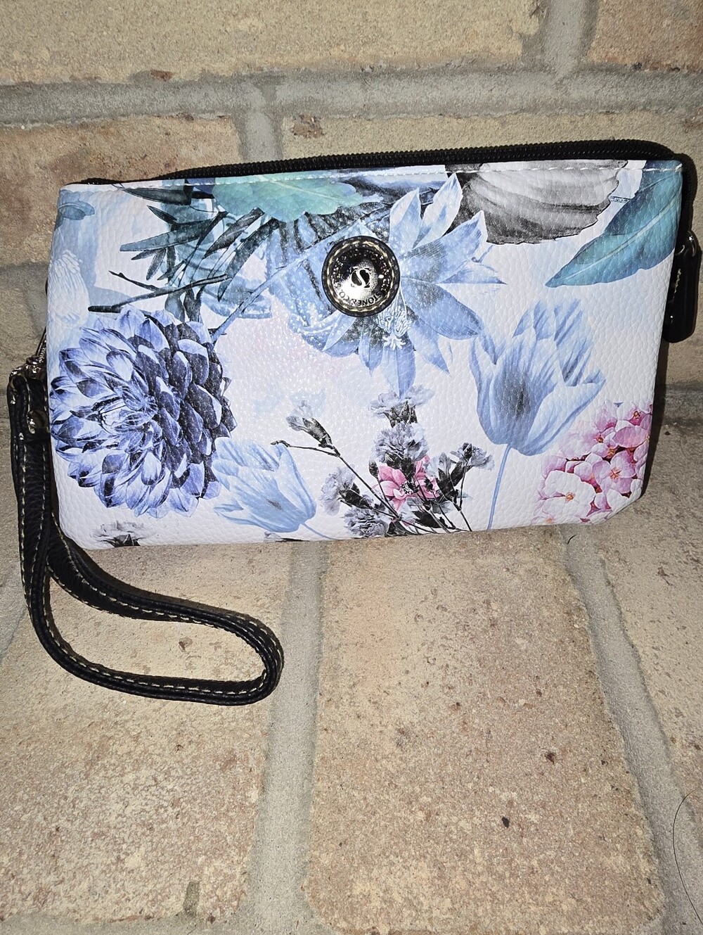 Stone & Co, Floral Zip Wristlet Clutch - Blue/Pink